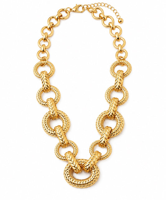O’ She’s Giving Vintage Necklace
