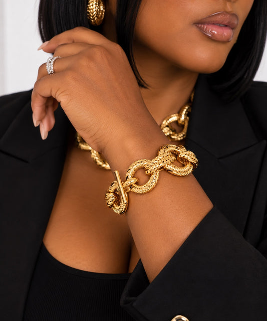 Golden O Statement Bracelet 1145